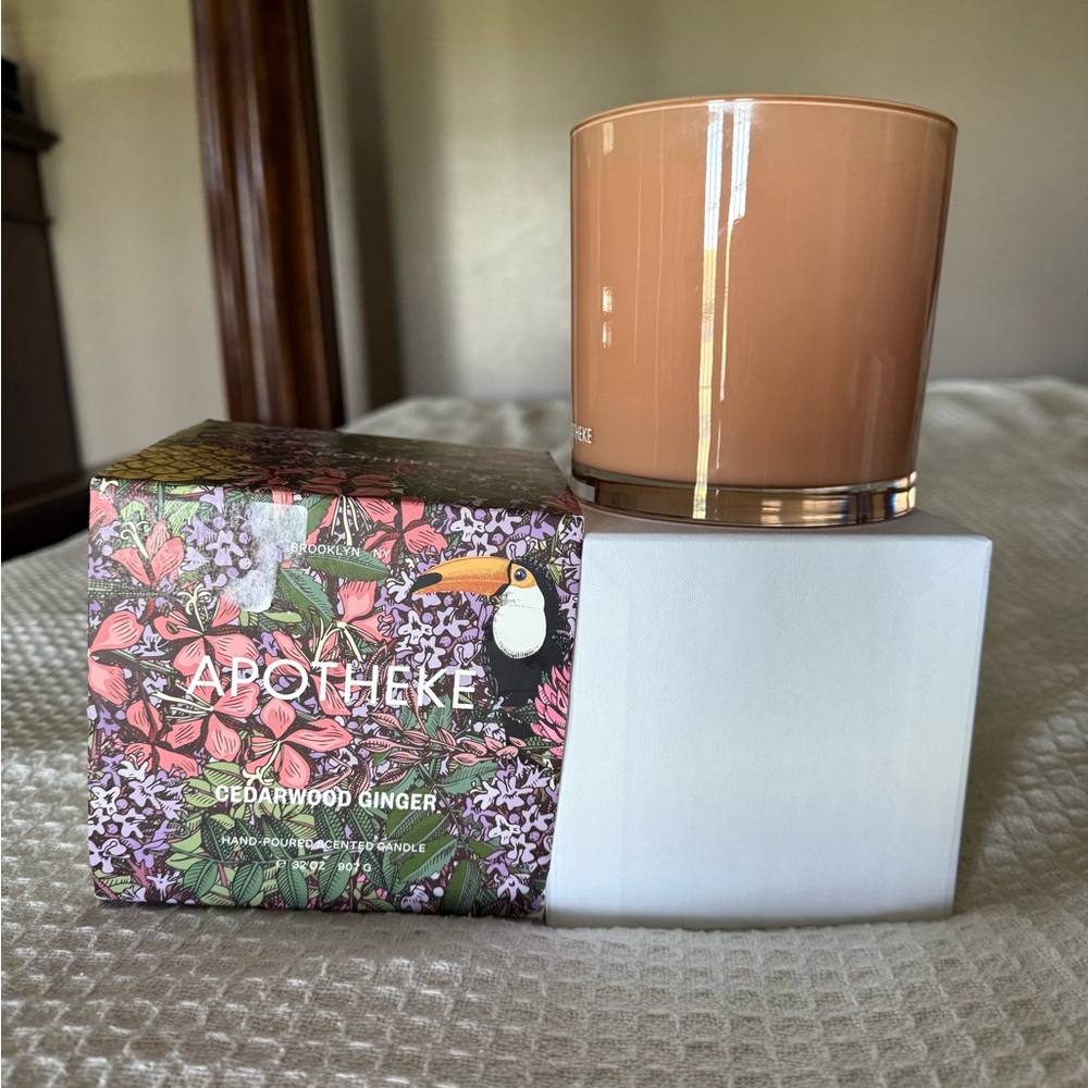 Apotheke Cedarwood Ginger Candle -